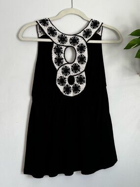 VENUS Black Top with White Crochet Detail v neck size medium summer trending
